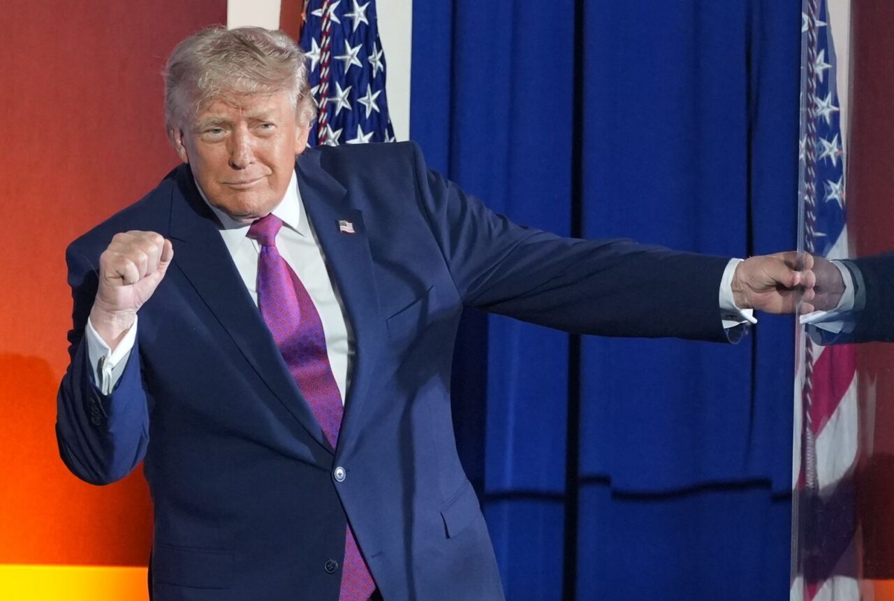 Trump vuelve a bromear con buscar la Presidencia en 2028