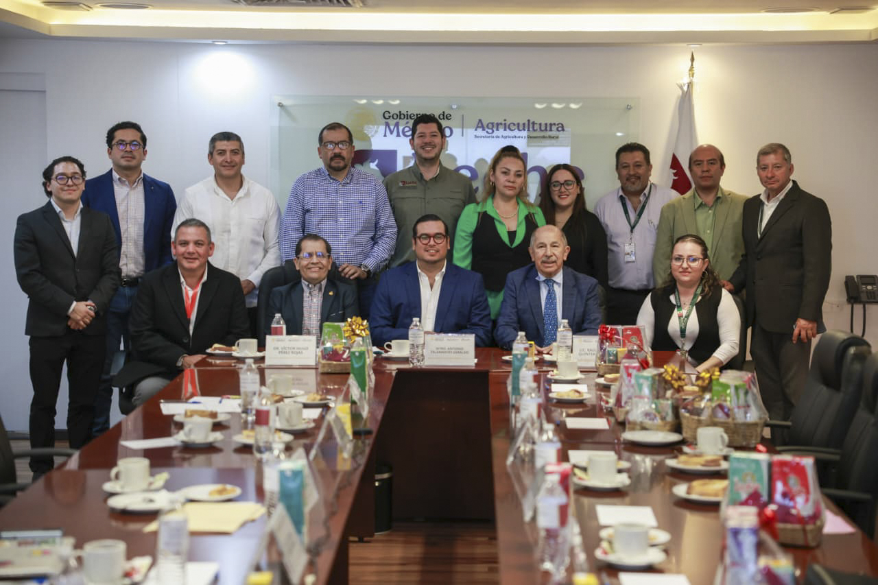 Convenio busca acercar leche y programas sociales a municipios del país