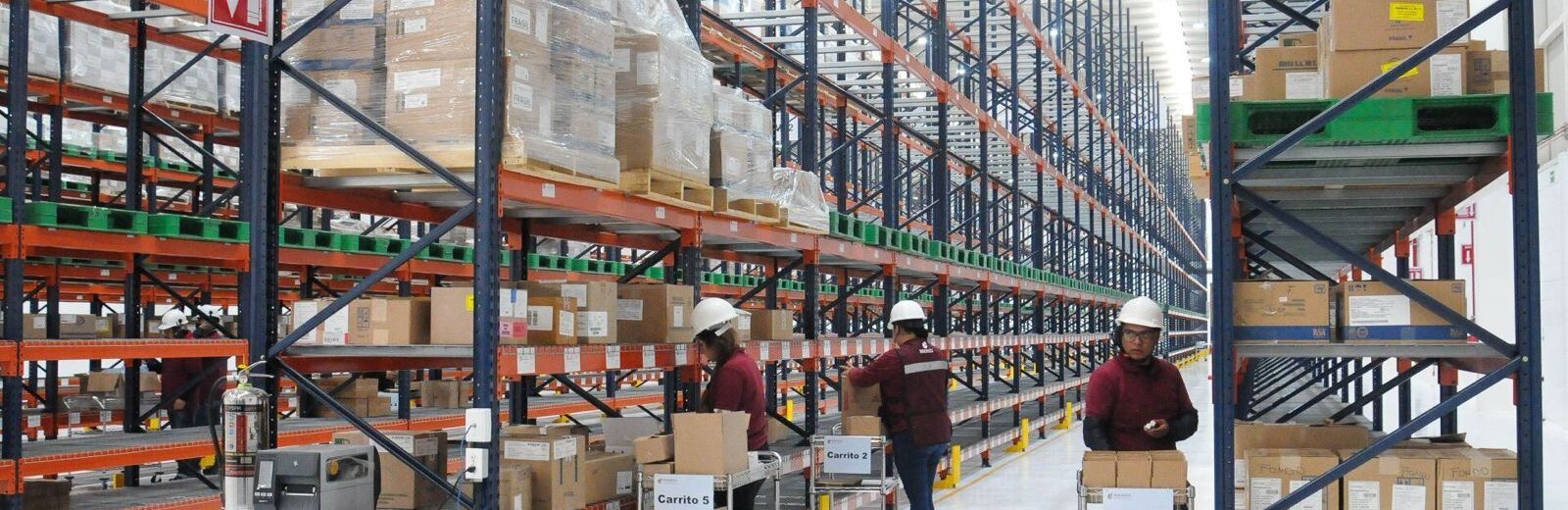 Megafarmacia de AMLO luce con poca actividad y acceso bloqueado