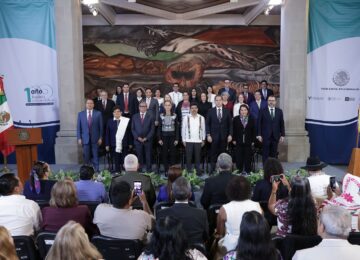 Personal judicial y asistentes durante la presentación del balance del primer año de la SCJN